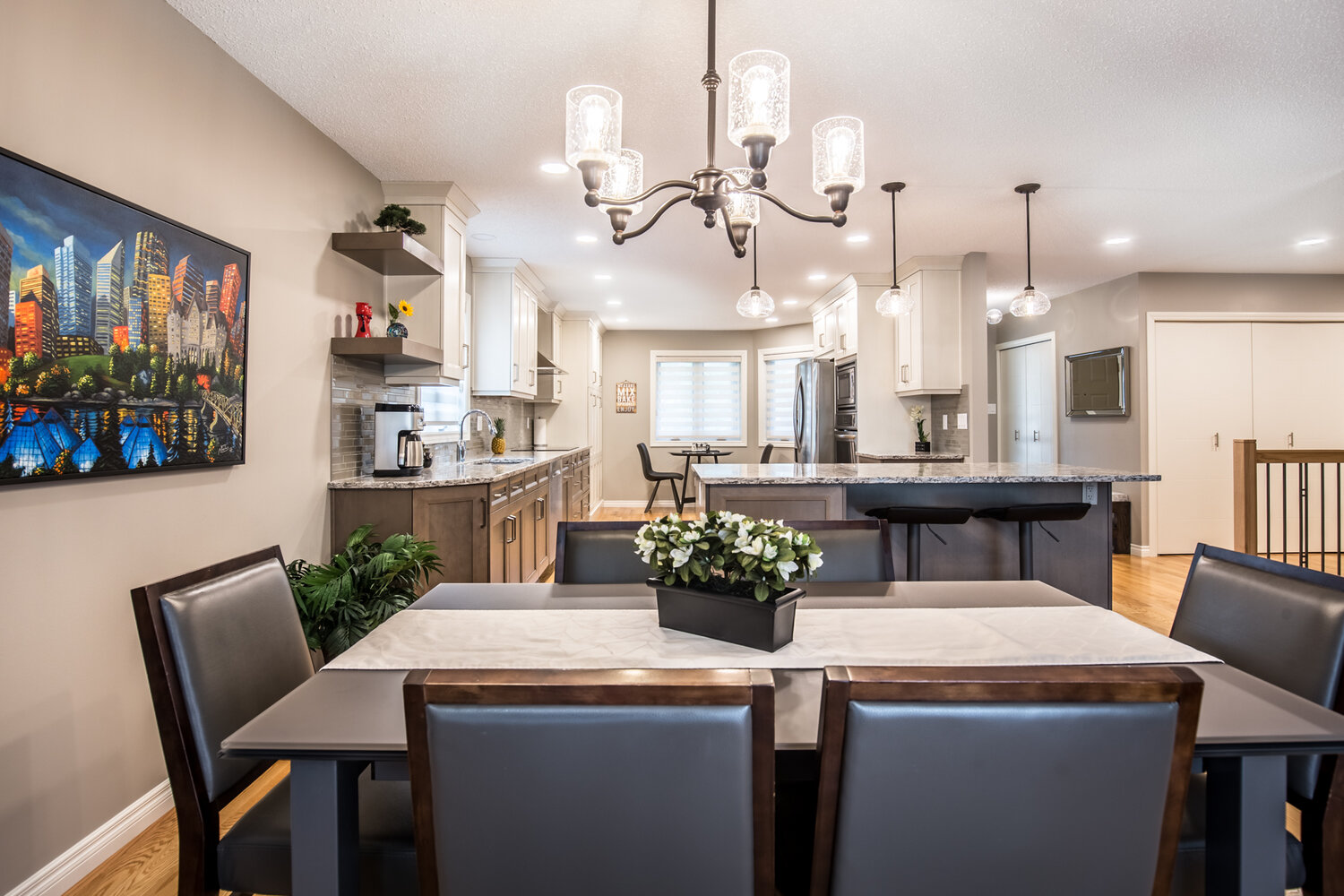 kitchen table lighting, 3 pendants with granite counter tops